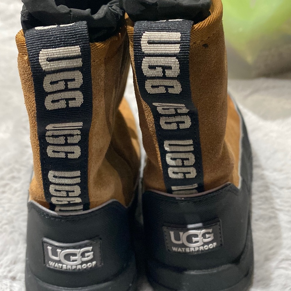 Ugg snow boots